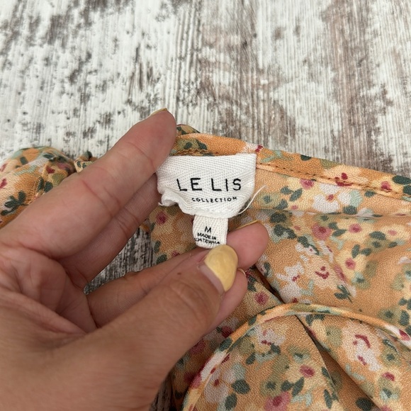 Le Lis Floral Strappy Tank Top - Picture 9 of 9